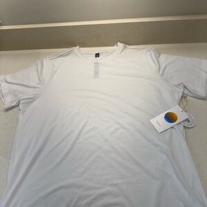 NWT Vuori white athletic shirt - medium